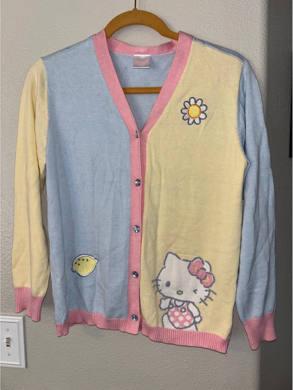 Sanrio Hello Kitty Pastel Colorblock Cardigan Sweater Lemon Flower Size 14/XL